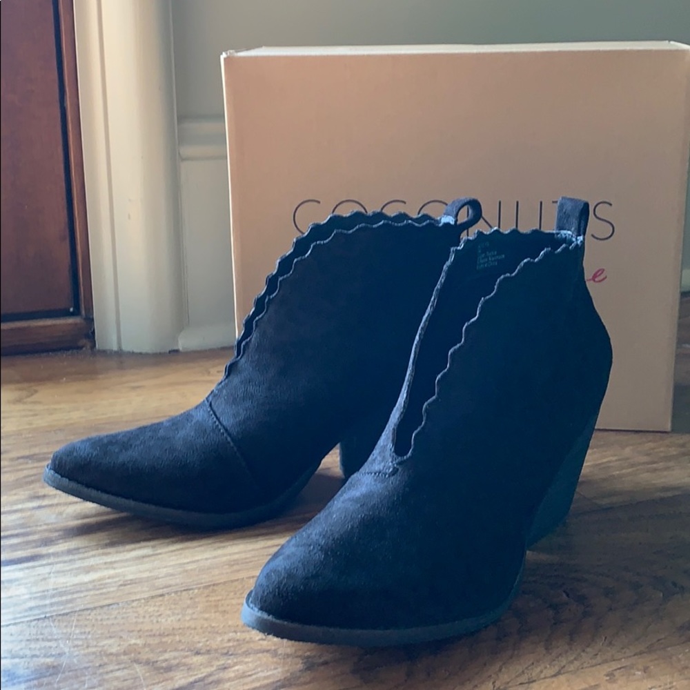 Coconuts by Matisse black leopard booties